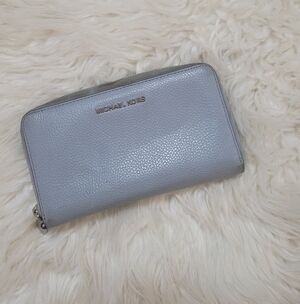Michael Kors Large Pebbled Leather Smartphone Wristlet - Gray
